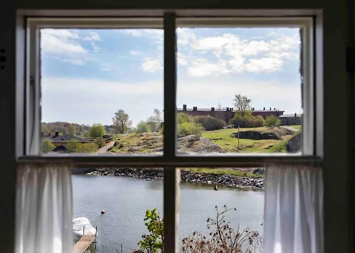 Seaside In Suomenlinna Island *